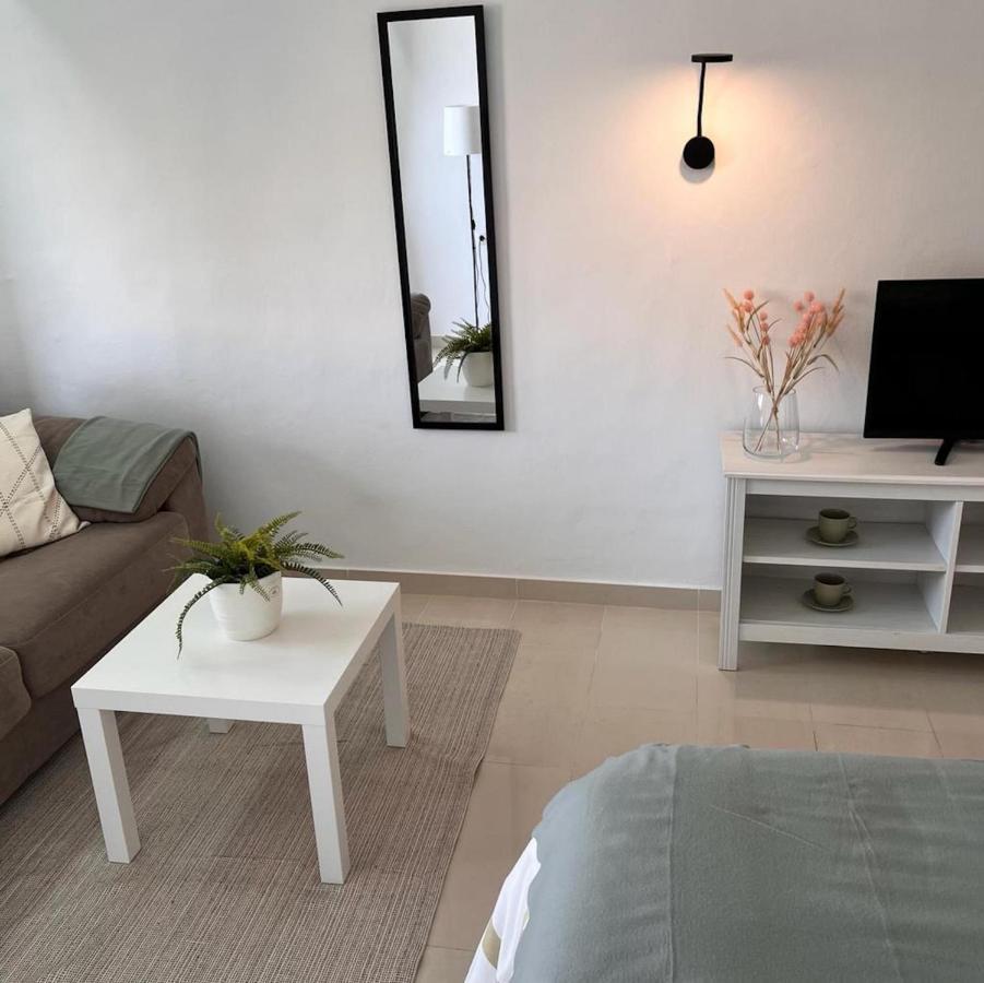 Precioso Estudio Palmeras Con Vistas Al Mar Apartment Фуeнхирола Екстериор снимка